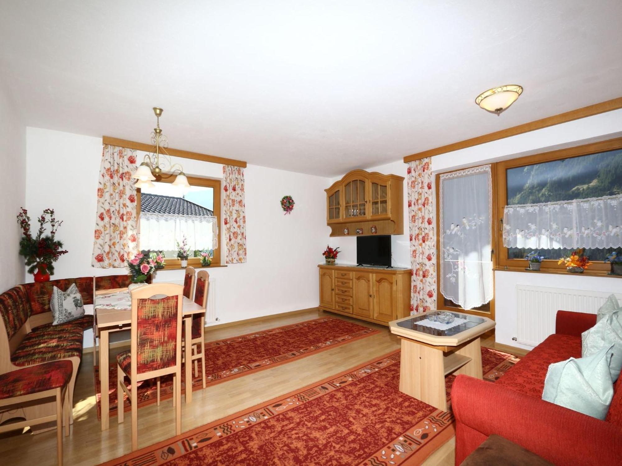 Apartment In Mayrhofen With A Balcony Exterior foto