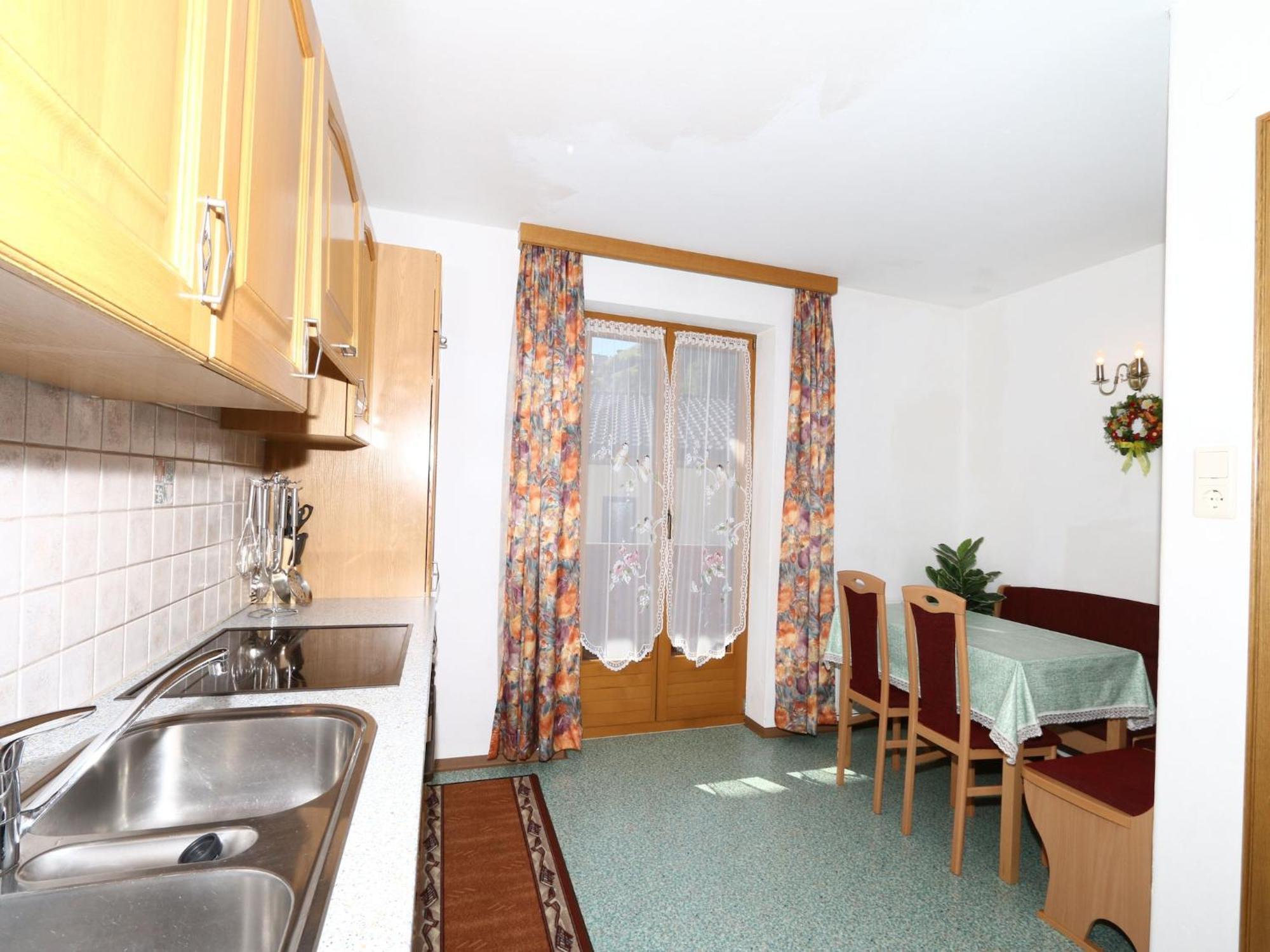 Apartment In Mayrhofen With A Balcony Exterior foto