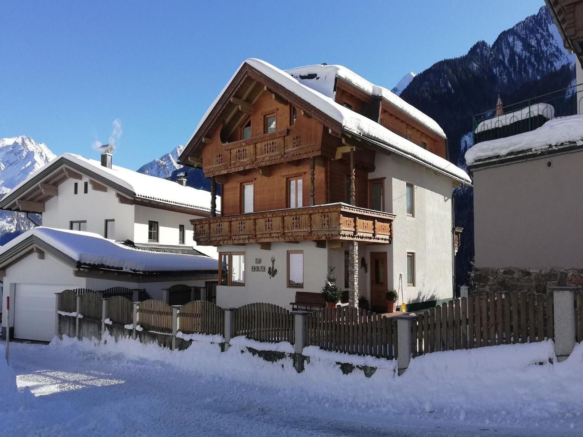 Apartment In Mayrhofen With A Balcony Exterior foto