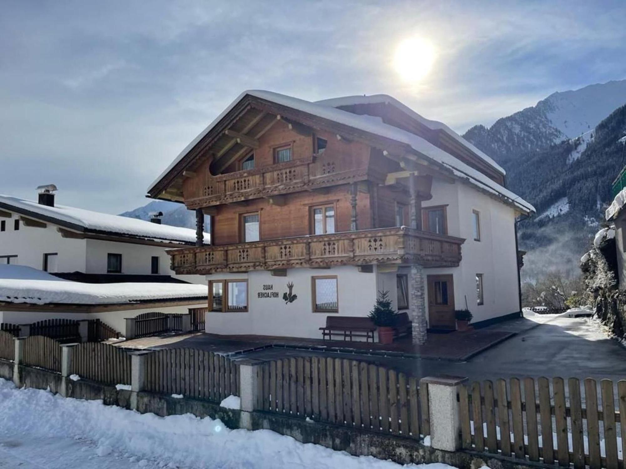 Apartment In Mayrhofen With A Balcony Exterior foto